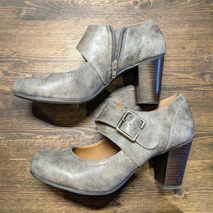 Nicole heels